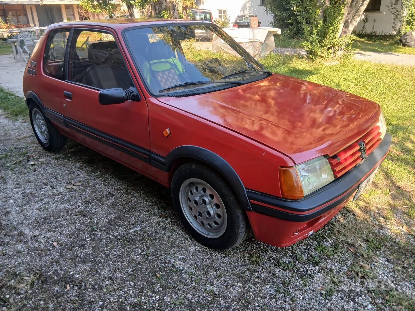 Peugeot 205