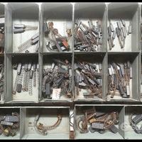 Lotto oltre 250 pezzi carboncini spazzole motore