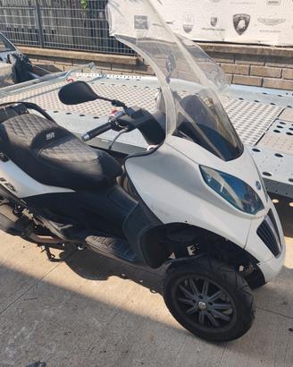 Piaggio MP3 400
