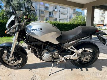 Ducati Monster S2R 1000