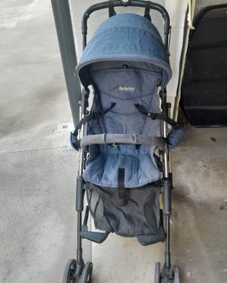 Passeggino compatto per aereo