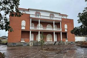 Villa tri-familiare con dependance ad Ardea - Roma