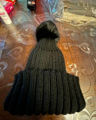 Cappello lana con pon pon