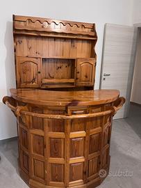 Angolo bar in legno massello