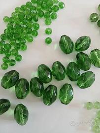 Perline in vetro verde per bijoux