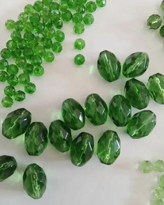 Perline in vetro verde per bijoux