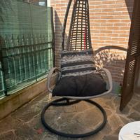 Dondolo sospeso tipo guscio