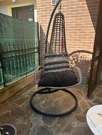 Dondolo sospeso tipo guscio