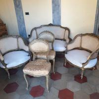 Salotto antico scolpito .