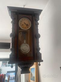 Orologio a pendolo antico