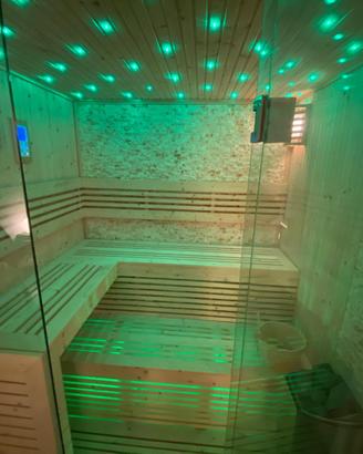 Sauna 4 posti, l. 180xp. 160 cm., completa luci