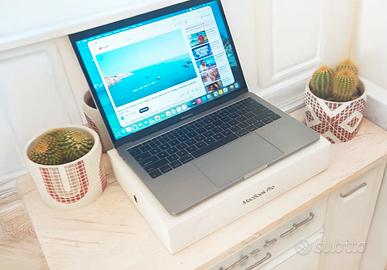 Apple MacBook Pro APPLE 2017 Windows 11 Pro+ Tahoe