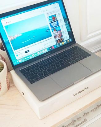 Apple MacBook Pro APPLE 2017 Windows 11 Pro+ Tahoe