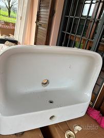 Lavabo.  Ideal standard serie  CONCA