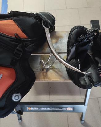 Giubbotto postura con scarpe per windurf