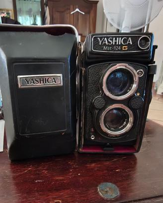 Macchina fotografica yashica mat 124 g