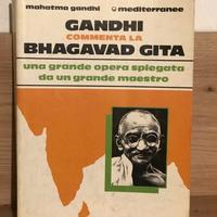 Gandhi Commenta la Bhagavad Gita Mediterranee 1988