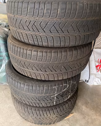 Gomme invernali pirelli 225/45 r19 96h m+s