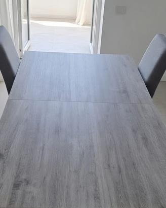 Tavolo allungabile rovere grigio + 4 sedie in tess