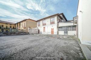 ALBIZZATE - INTERO EDIFICIO