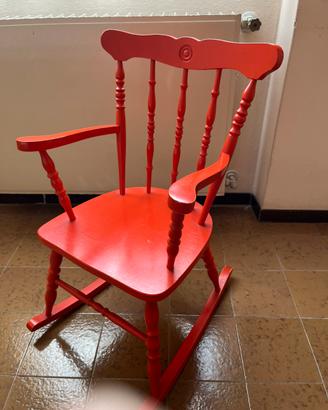 Sedia dondolo vintage rossa