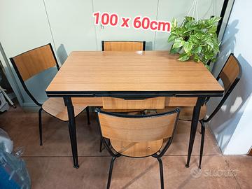 tavolo con 4 sedie vintage  design Salvarani 