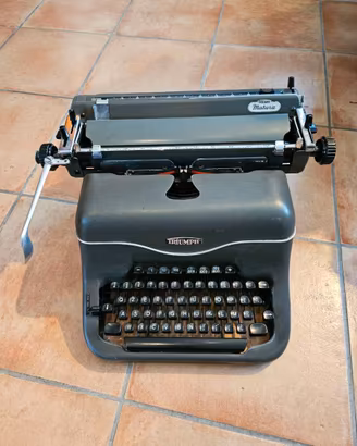 Macchina da scrivere Triumph Matura anni 50 