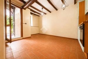 2 LOCALI A ANGUILLARA SABAZIA