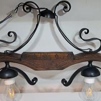 lampada in metallo e legno