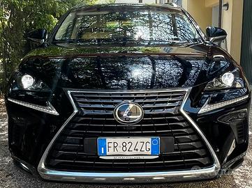 Lexus NX300h Luxury hybrid nera