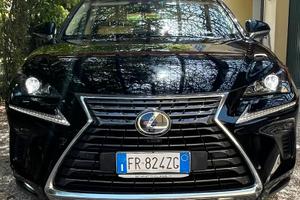 Lexus NX300h Luxury hybrid nera