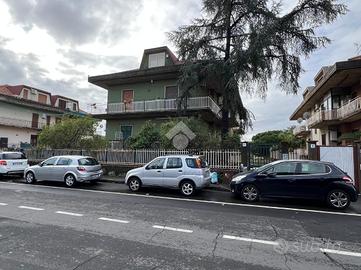 MANSARDA A SANT'AGATA LI BATTIATI