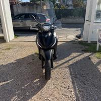 Piaggio Beverly 400 Sport