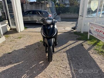 Piaggio Beverly 400 Sport