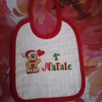 Bavaglino ricamato “Il mio 1° Natale” fatto a mano