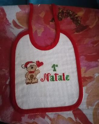 Bavaglino ricamato “Il mio 1° Natale” fatto a mano