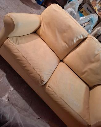 divano in pelle marca Frau