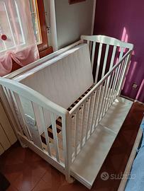 Lettino+materasso+cuscini parabordi+ biancheria