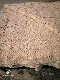 copriletto matrimoniale fatto all uncinetto 