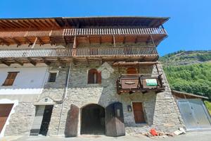 5 LOCALI A SAINT-RHEMY-EN-BOSSES