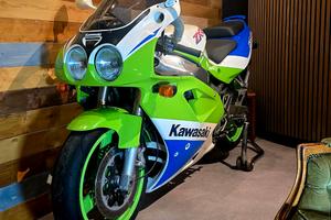 kawasaki zxr750 j del 1991 restaurata