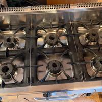 Cucina professionale inox 6 fuochi a gas con forno