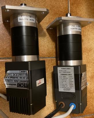 2 Crouzet Motors TNi21 80149543 12-32Vdc R=1:130