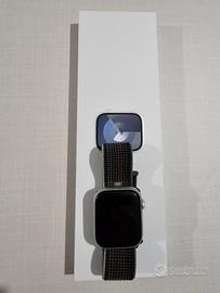 Apple Watch Series 9 45 mm Cassa in Alluminio con