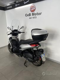 PIAGGIO BEVERLY 300 HPE
