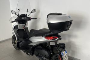 PIAGGIO BEVERLY 300 HPE