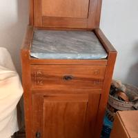 Comodino di antiquariato