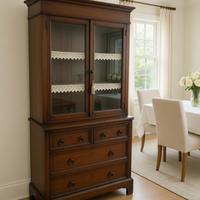 Credenza a doppio corpo in stile antico