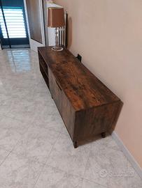 Mobilr in legno .