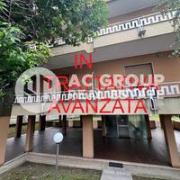 Saronno - ampio trilocale in Via Varese 104